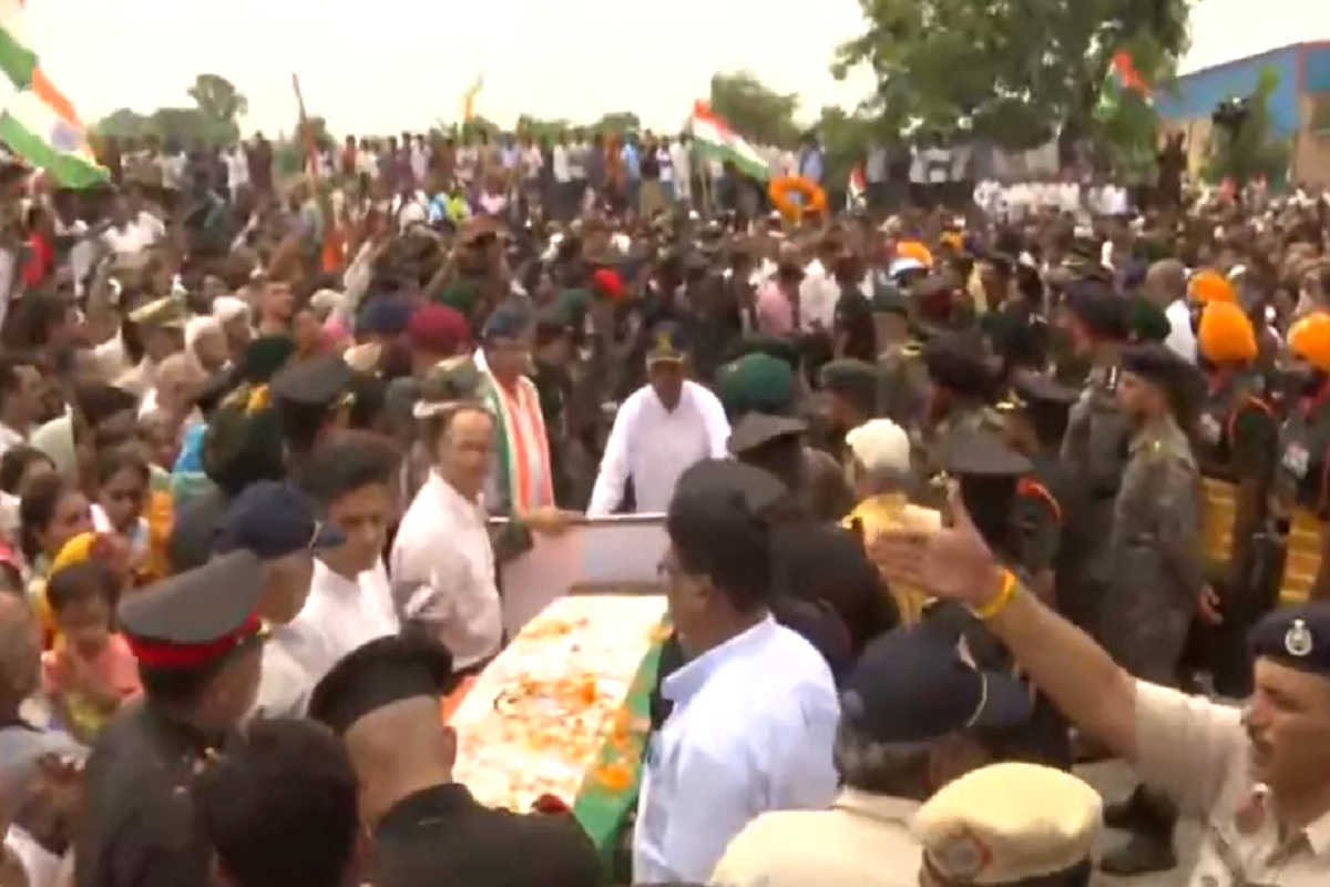 Watch: Major Ashish Dhonchak gets cremated amid chants of ‘Bharat Mata Ki Jai’