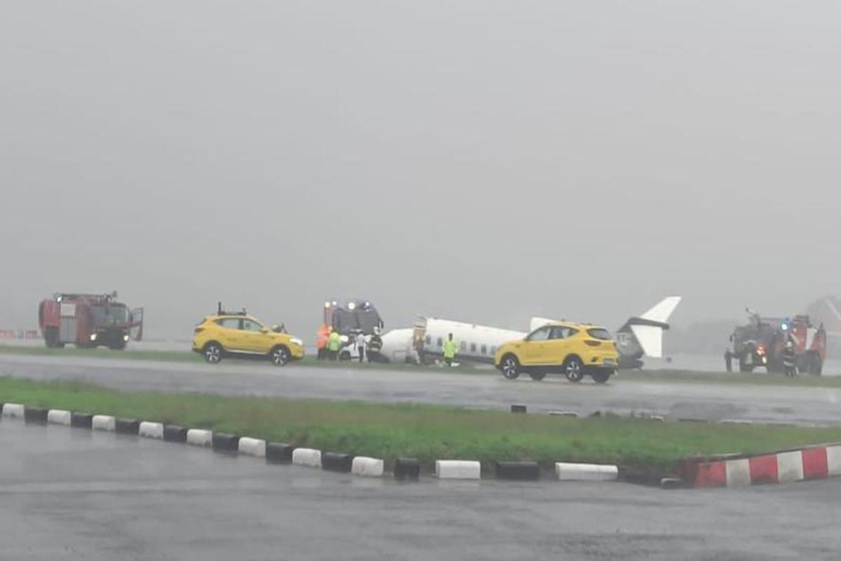 Aircraft with 8 people veers off Mumbai runway in heavy rain