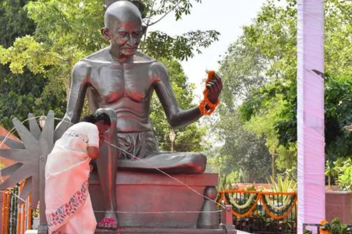World peace achievable by following Mahatma Gandhi’s path: President Murmu