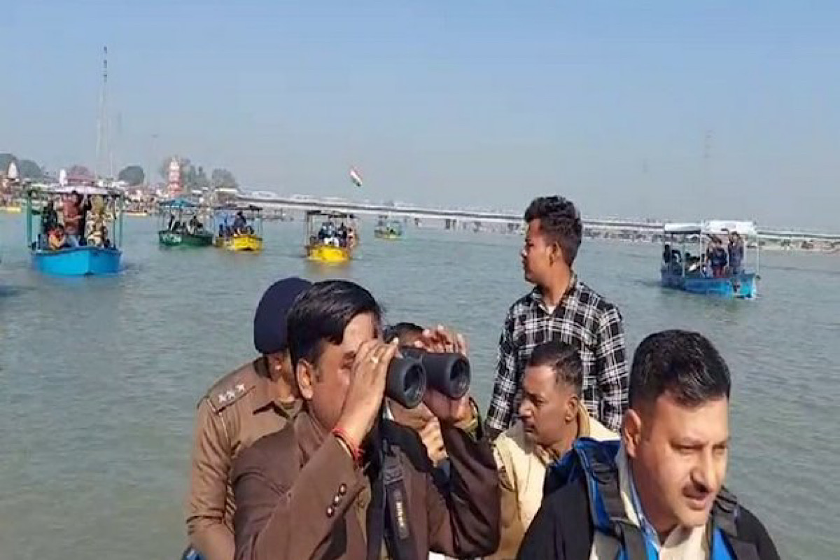 Uttar Pradesh: WWF, Forest dept teams count Dolphins in Ganges River through GPS