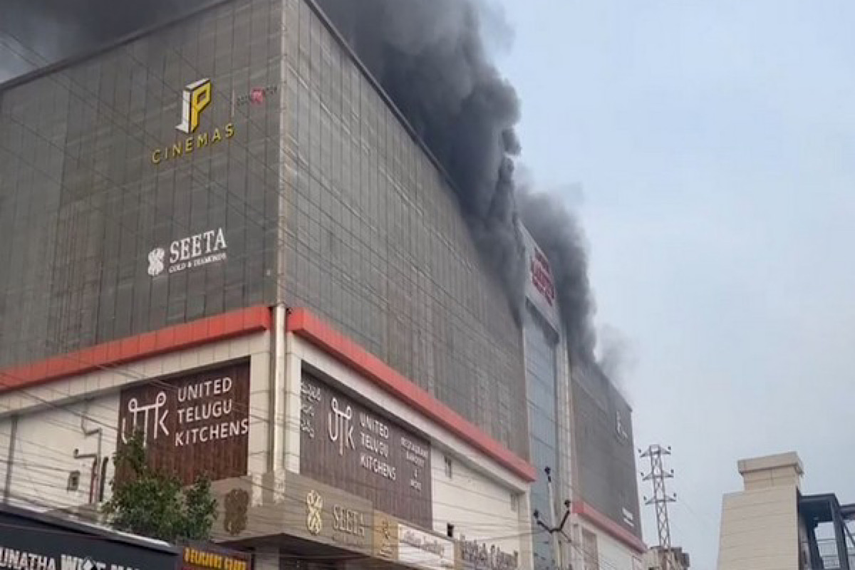 Telangana: Fire breaks out at shop in Rangareddy, no casualties