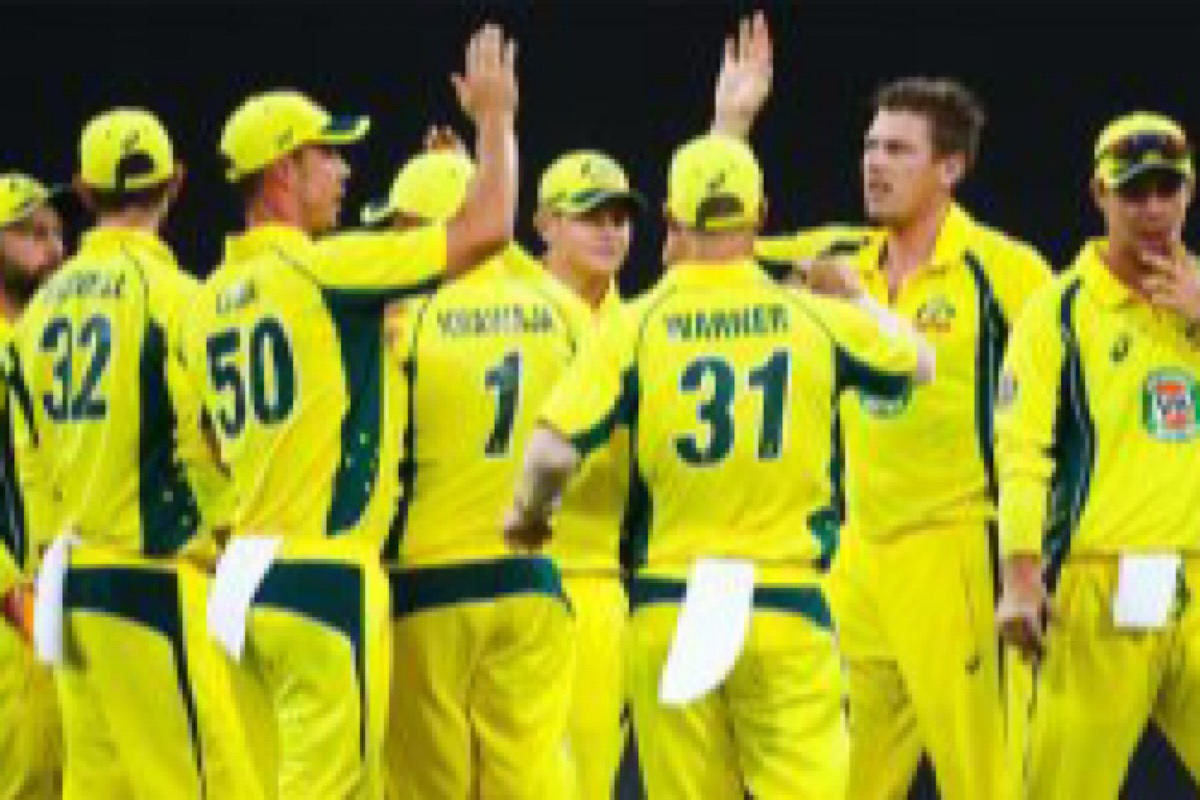 Australia beat Sri lanka by five wickets to stay alive in the World Cup