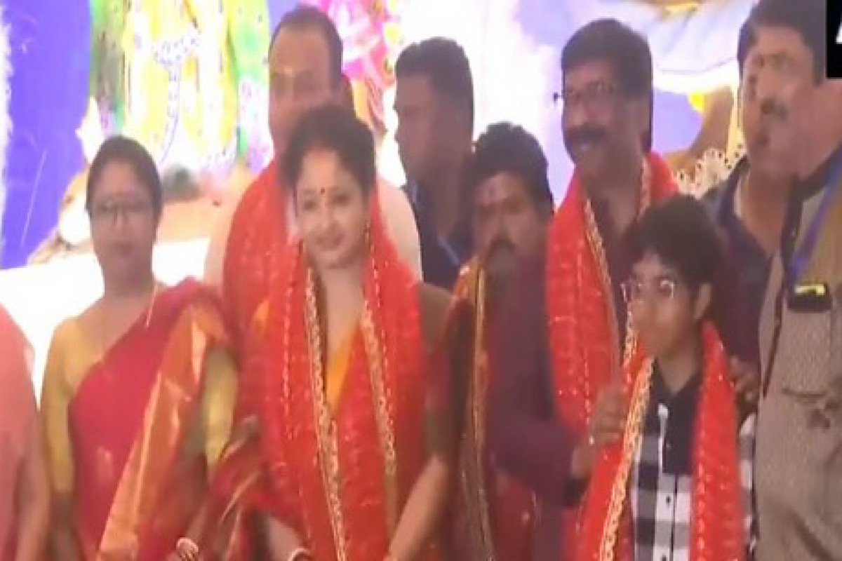 Jharkhand CM Hemant Soren inaugurates ‘Durga Pandal’ in Ranchi