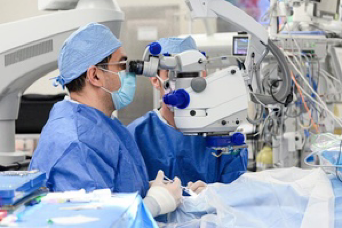 Indian-American surgeon determines molecular age of eye for 1st time