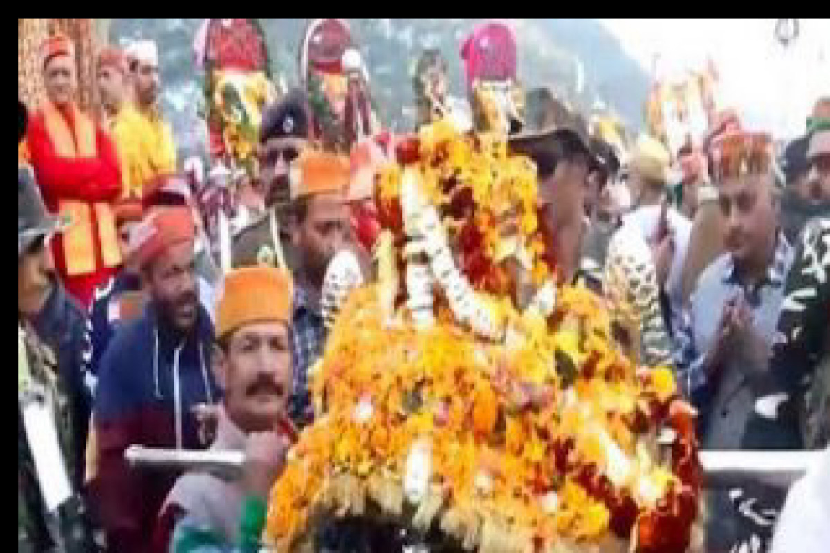 Himachal: International Kullu Dussehra Festival commences with traditional Rath Yatra of Lord Raghunath