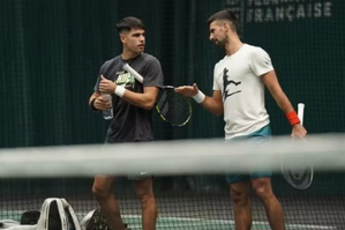 Carlos Alcaraz and Novak Djokovic practice together in Paris