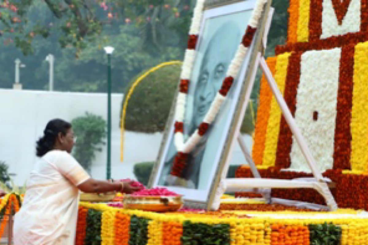 Prez, V-P, PM remember Sardar Patel on his birth anniversary