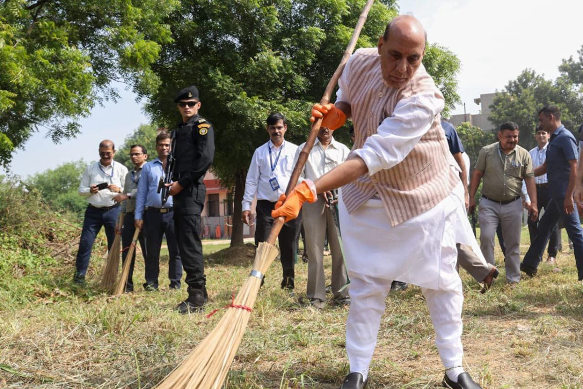 Rajnath leads cleanliness, plantation activities at Delhi Cantonment