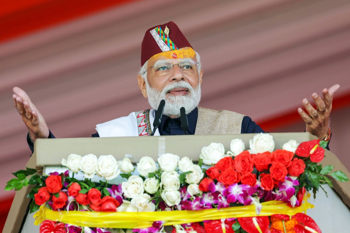 PM claims 13.5 crore came above poverty line with govt benefits