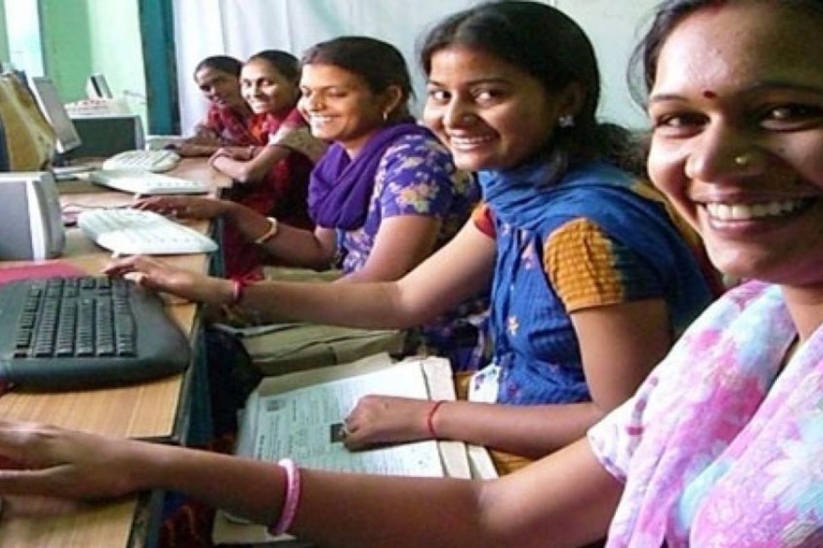 Women participation in UP’s labour force sees 17.9% jump in last 6 yrs: Survey
