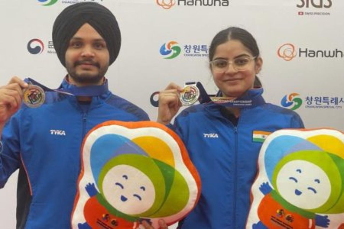 Asian Shooting Championships: India win silver in 10m air pistol mixed team event