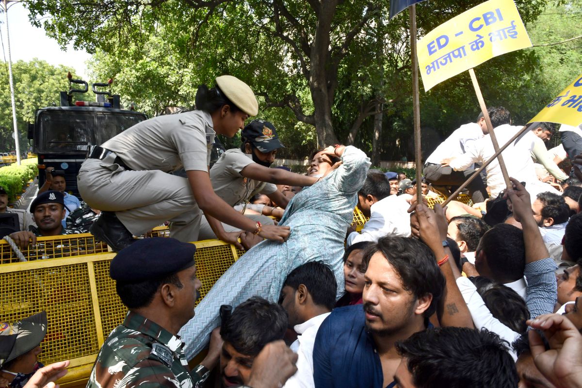 AAP rallies against BJP over arrest of Sanjay Singh