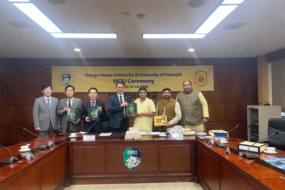 Patanjali to spread Indian culture, medical practices in Korea, signs agreement with Daegu Hanny University