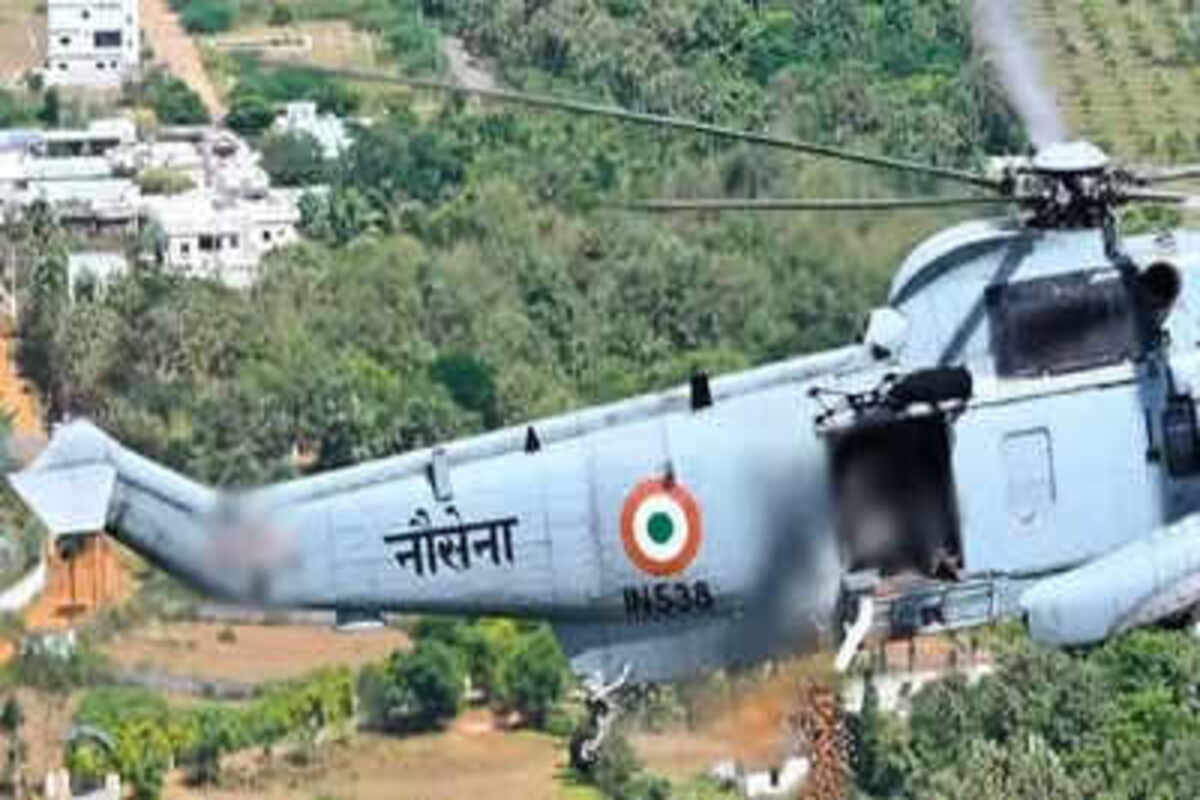One killed, two injured as Navy copter crashes in Kochi