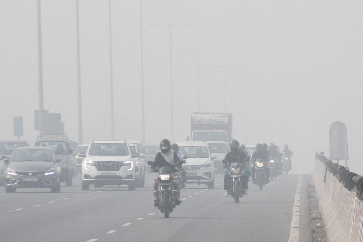 Thick veil of smog over Delhi; air quality continues in ‘severe’ category