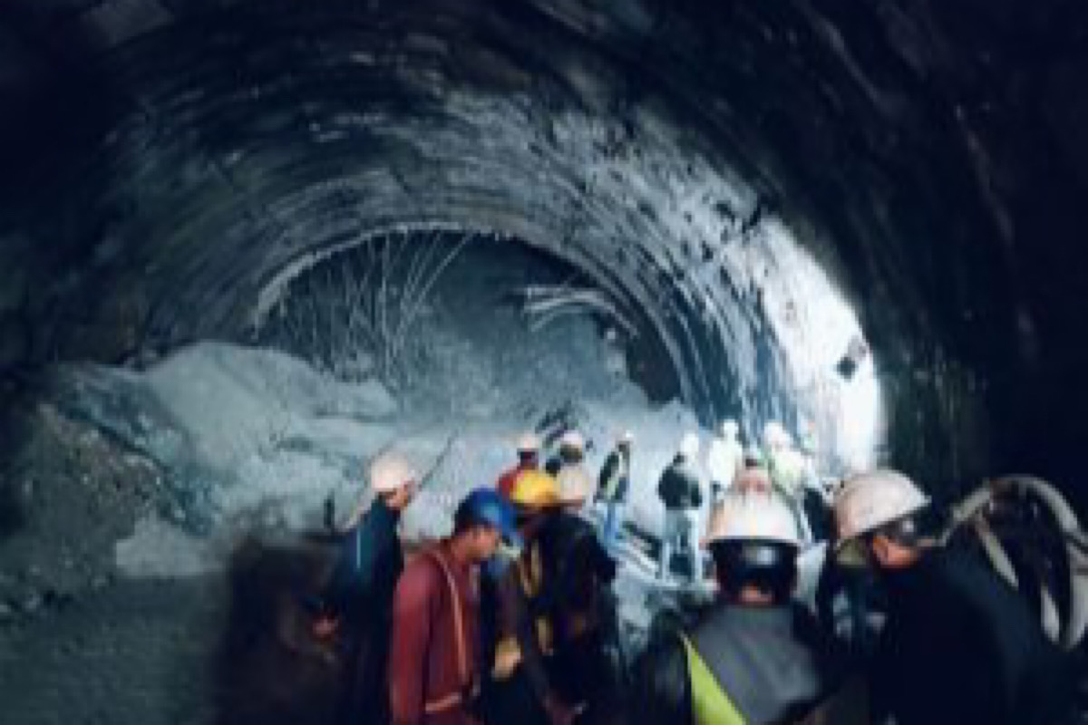 U’khand govt orders probe into tunnel collapse incident; rescue ops on to save workers