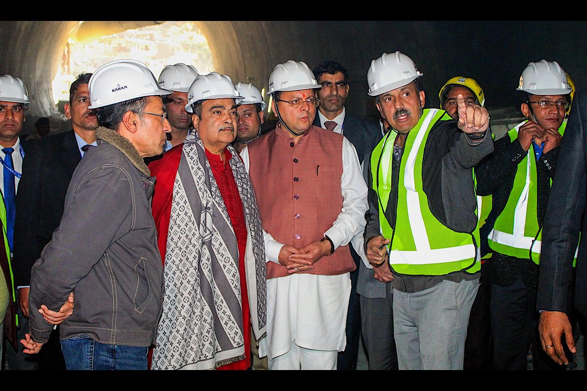 2-2.5 days to rescue trapped workers: Nitin Gadkari