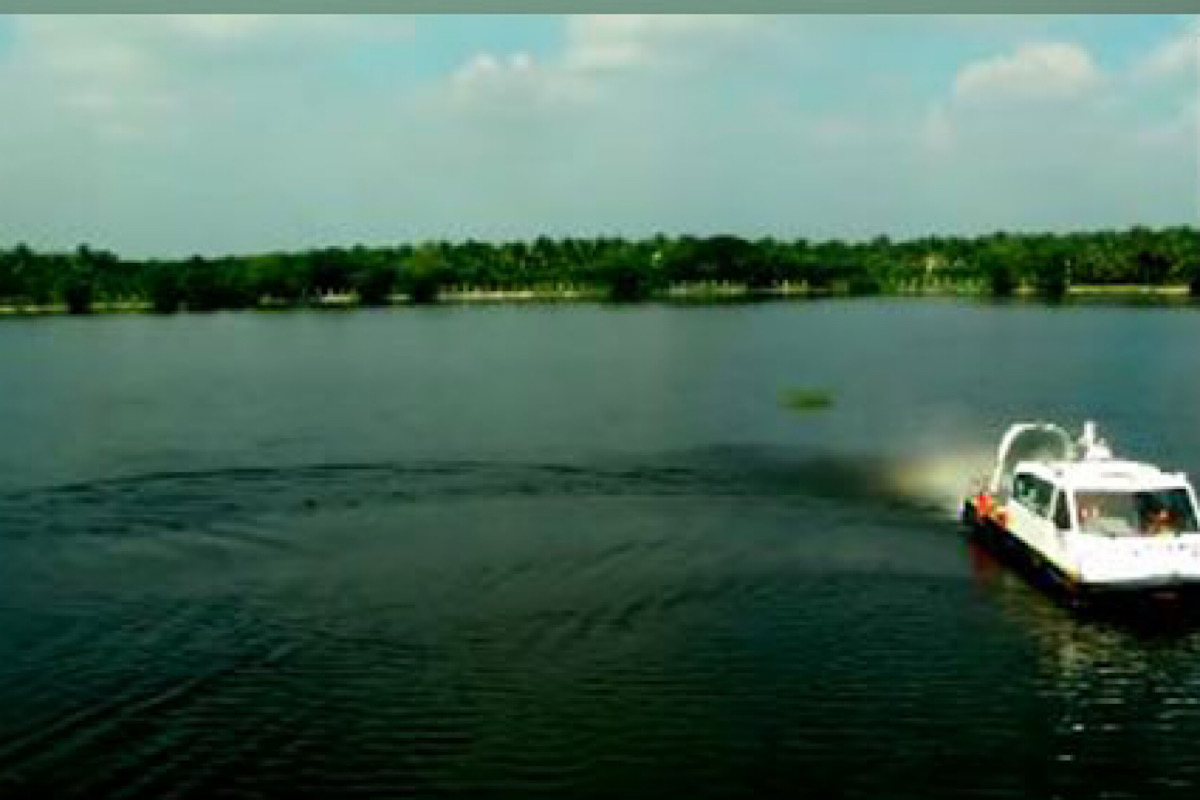 TN: Coimbatore woman entrepreneur designs India’s first “indigenously” built hovercraft