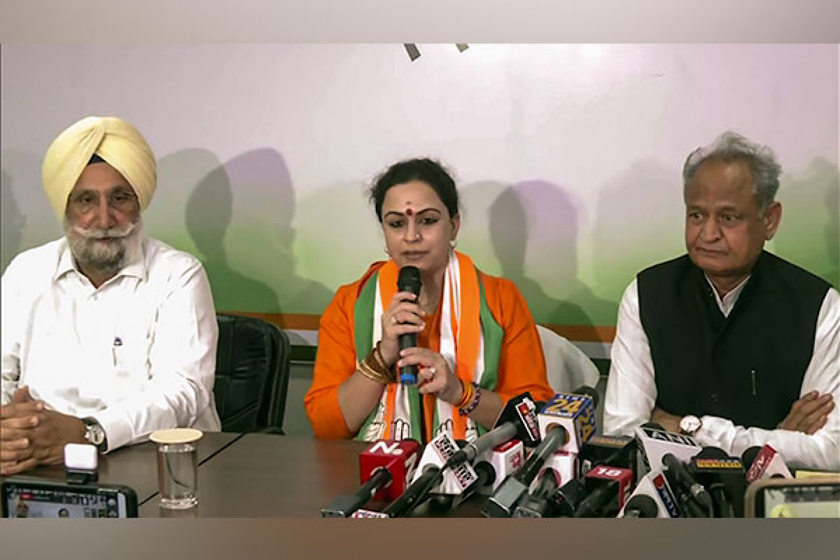 Former BJP member Sadhvi Anadi Saraswati joins Congress ahead of Rajasthan Polls