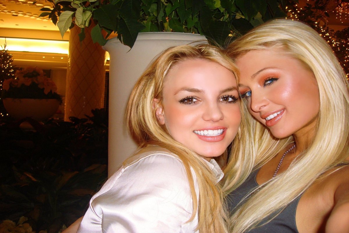 Paris Hilton Claims She and Britney Spears Invented the Selfie