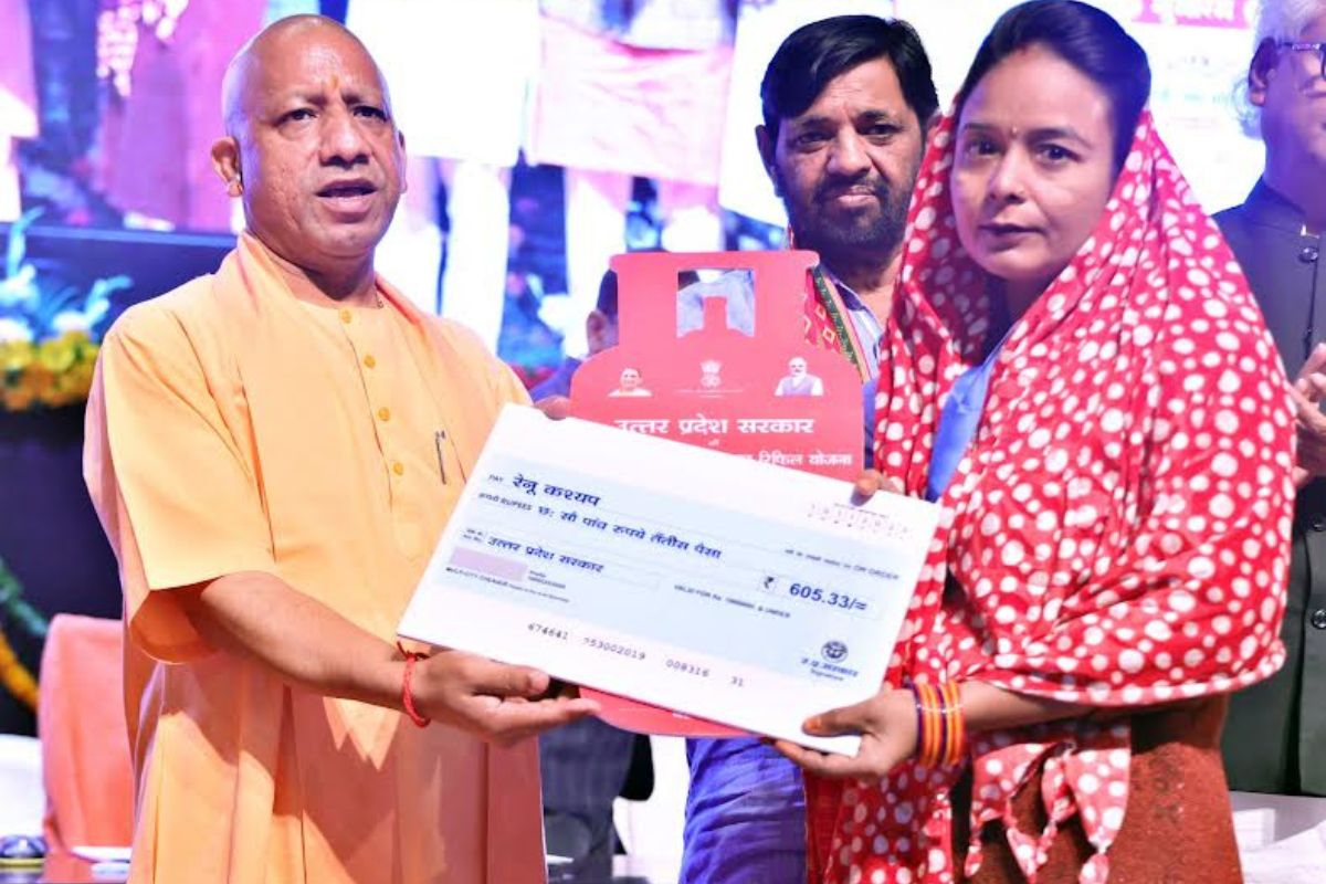 Free gas cylinders to be provided not only during Diwali but also during Holi: CM Yogi