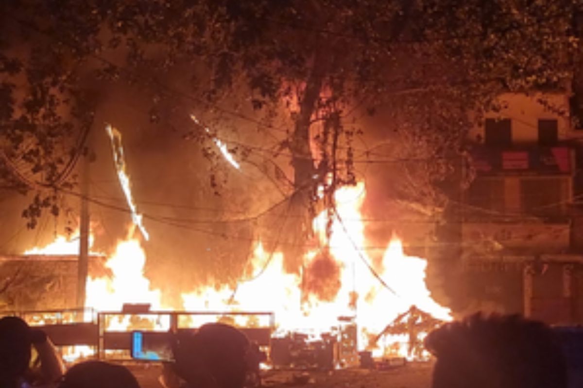 Roadside shops gutted in fire in West Delhi market