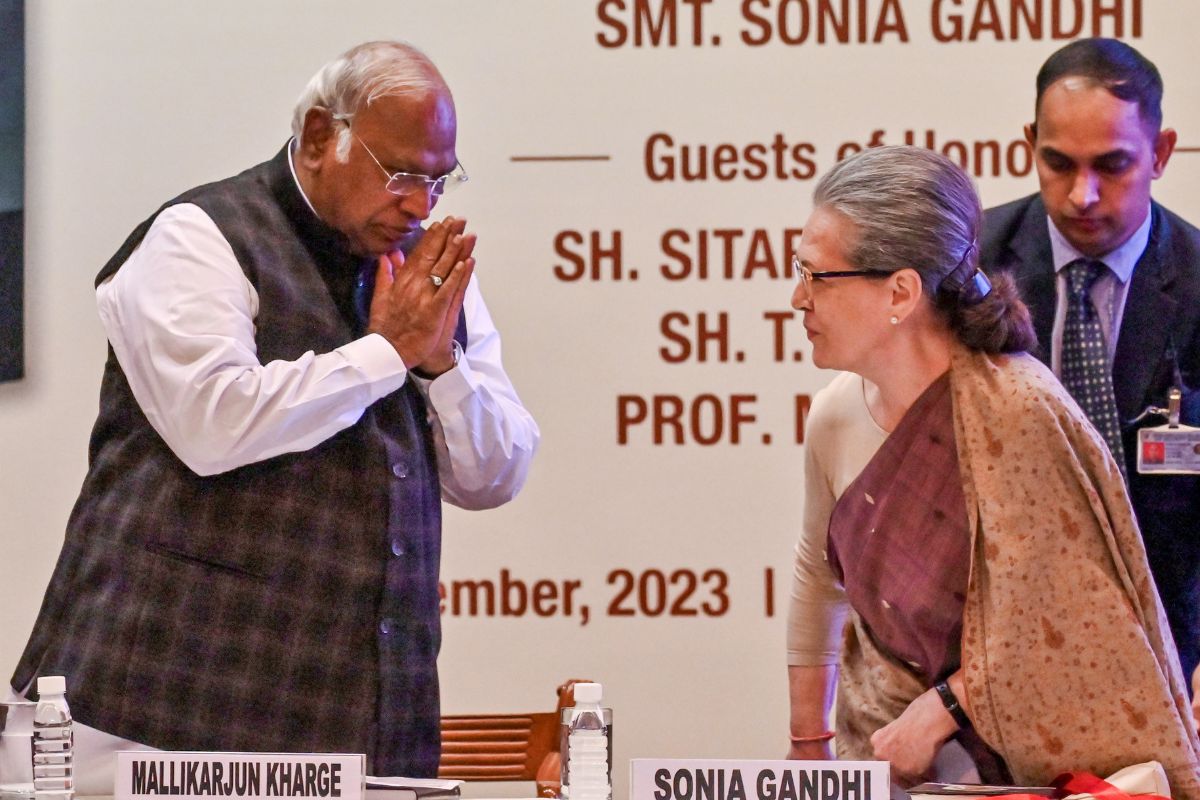 Mallikarjun Kharge at helm of Congress at a critical juncture: Sonia Gandhi