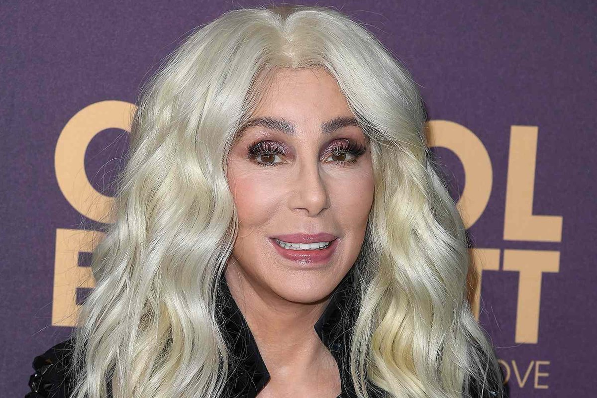 Cher, at 77, rejects aging: “I’d give anything to be 70 again!”