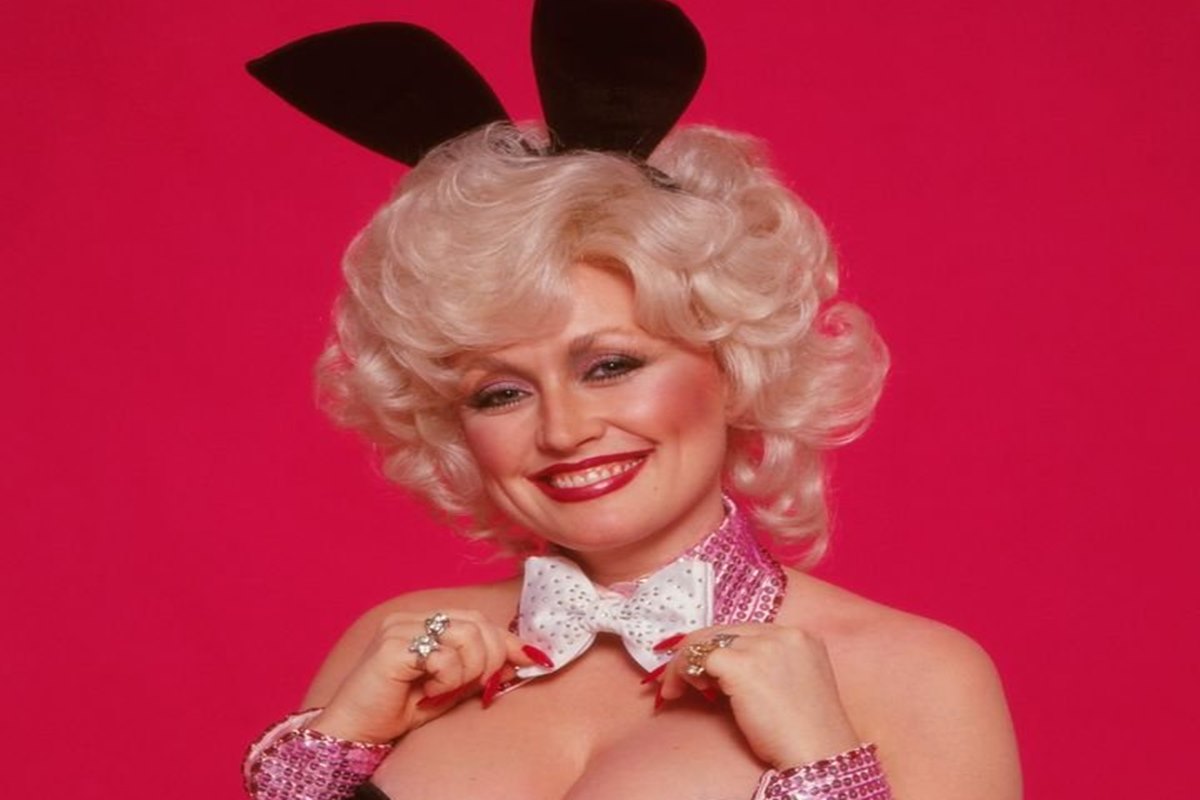 Dolly Parton remembers 1978 playboy outfit designed by Keanu Reeves’ mom
