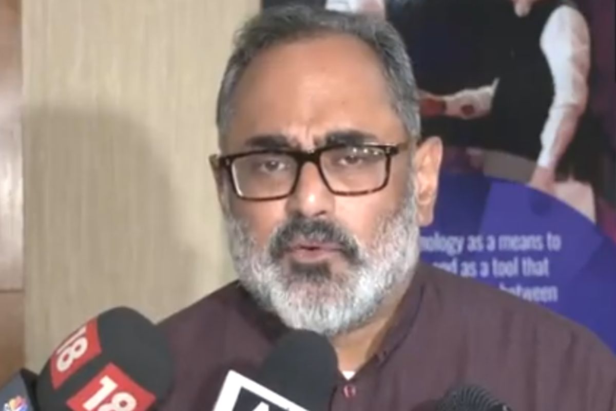 Deepfakes row: Govt to assist people in filing FIR against social media cos