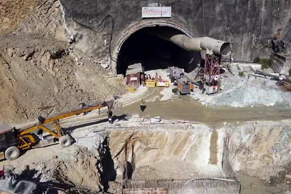Uttarkashi tunnel collapse: “We are airlifting another machine from Indore…”, says NHIDCL official