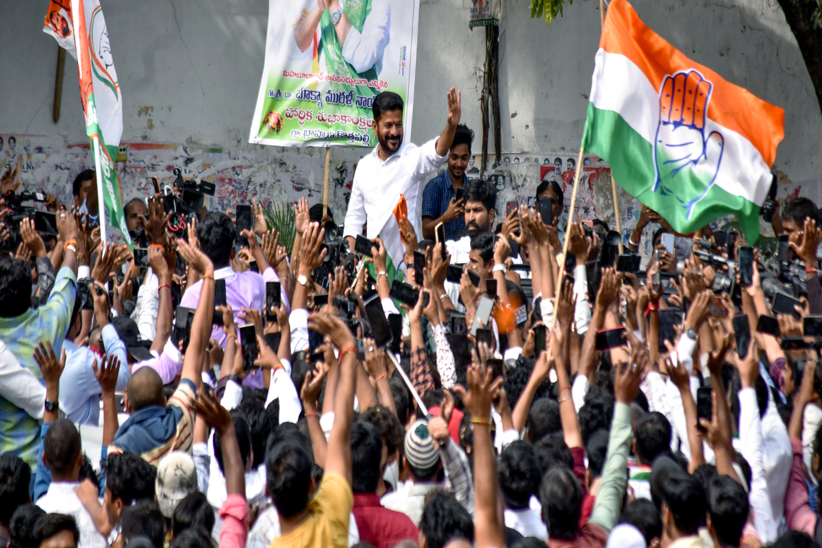 Congress may engineer defections from BRS to avenge KCR