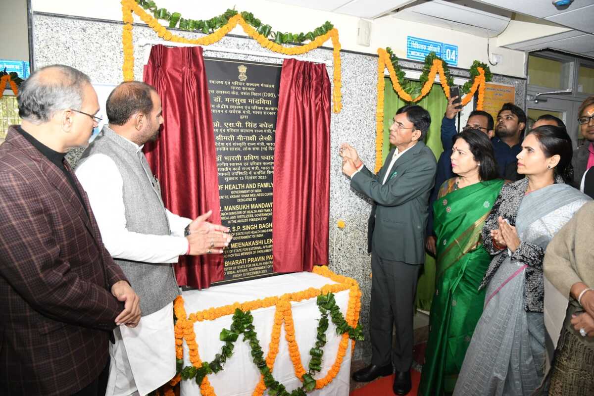 Mandaviya inaugurates 3 CGHS centres, robotic surgery unit  in Delhi