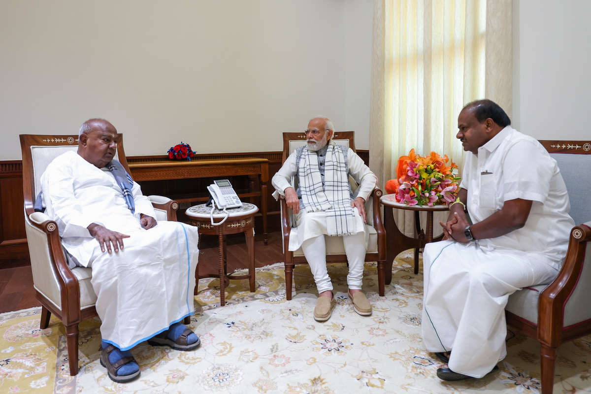 Modi meets Deve Gowda amid seat-sharing talks between BJP, JD(S)