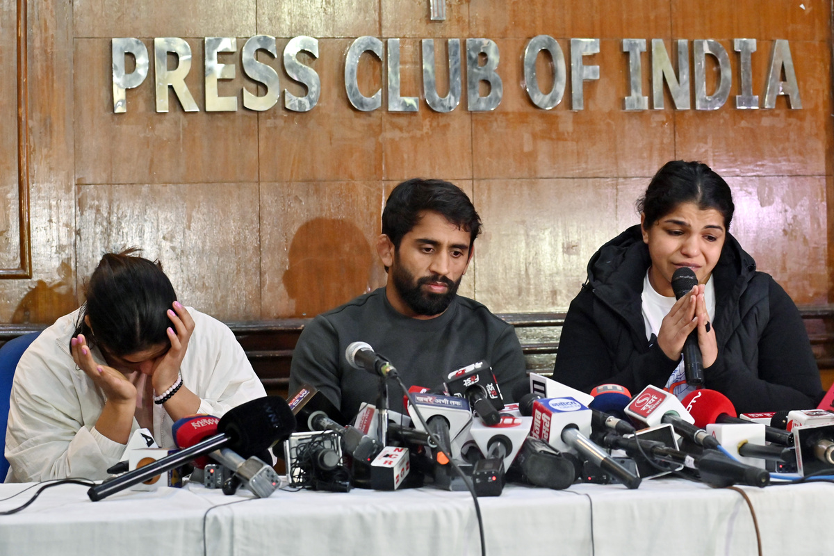 Sports ministry asks IOC to run Wrestling Federation of India amid athletes row