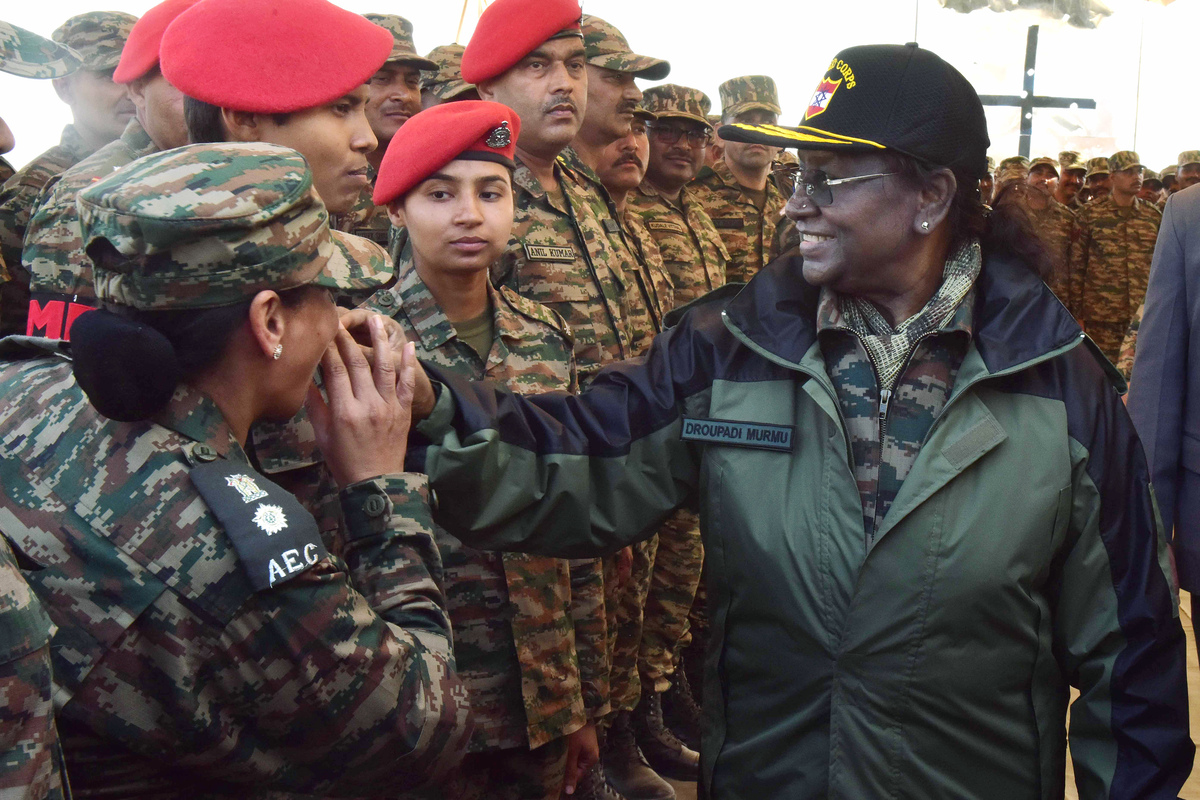 President Murmu visits Pokhran, interacts with Indian army troops
