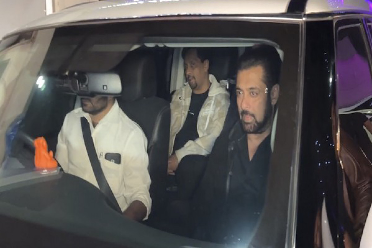 Salman Khan looks dapper as he returns to Mumbai on his 58th birthday