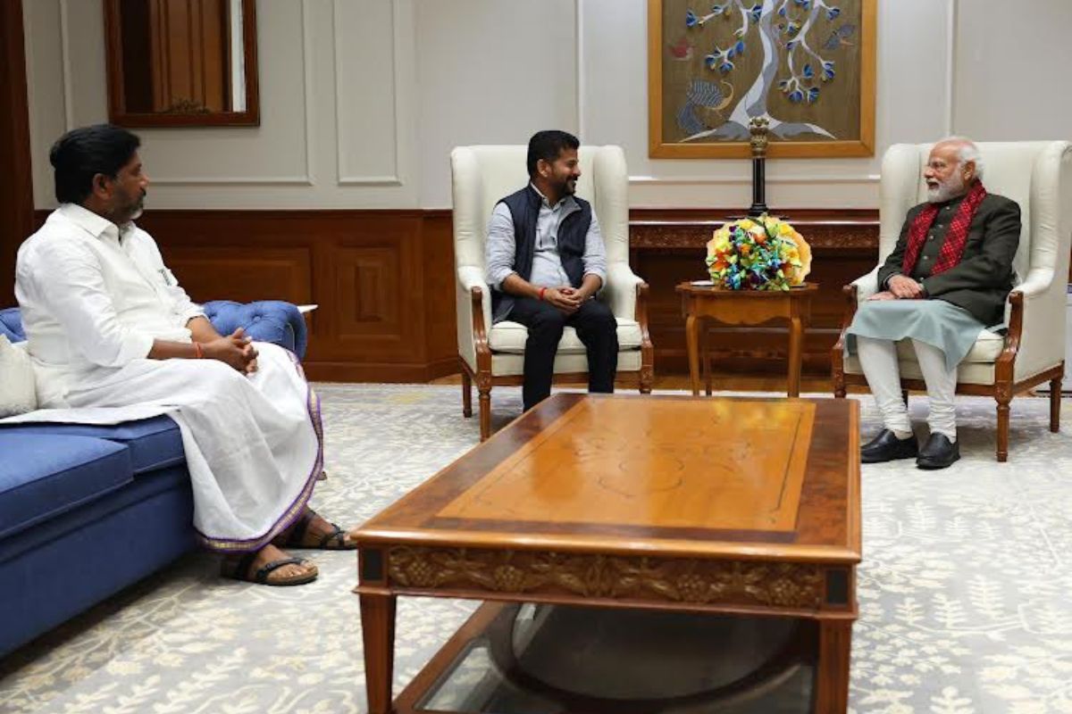Telangana CM meets with PM, seeks immediate release of funds