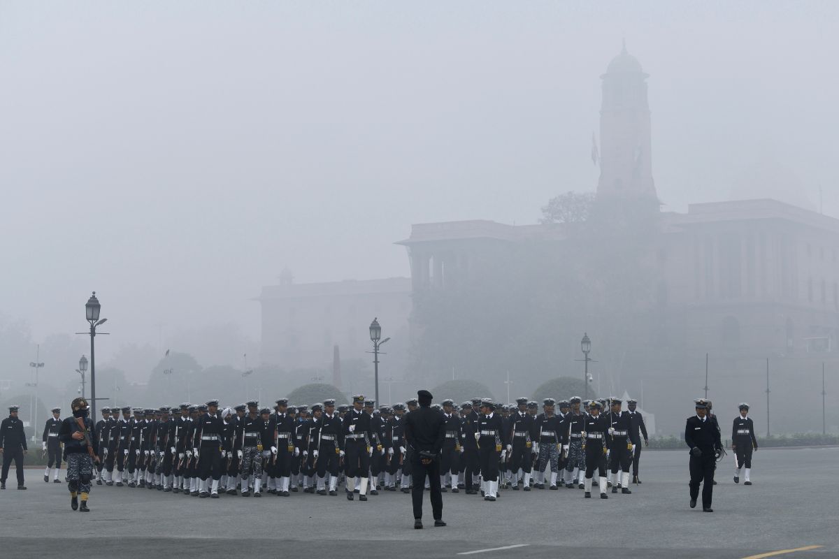 Soldiers rehearse for 75th  R-Day parade amid biting cold at Kartavya Path