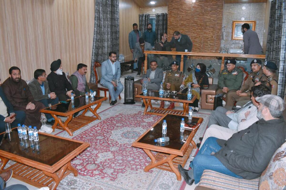 ADGP, Divisional Commissioner review security in Poonch area