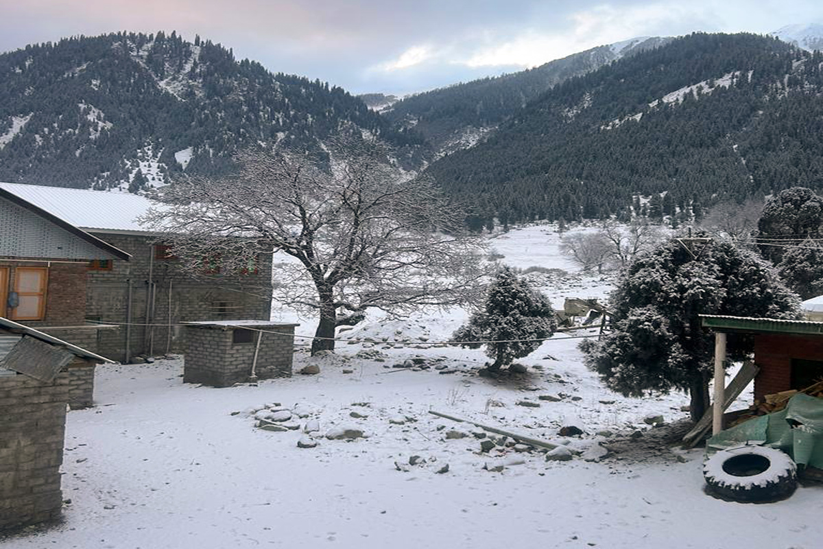J-K, Ladakh receive snow in higher reaches; rainfall predicted