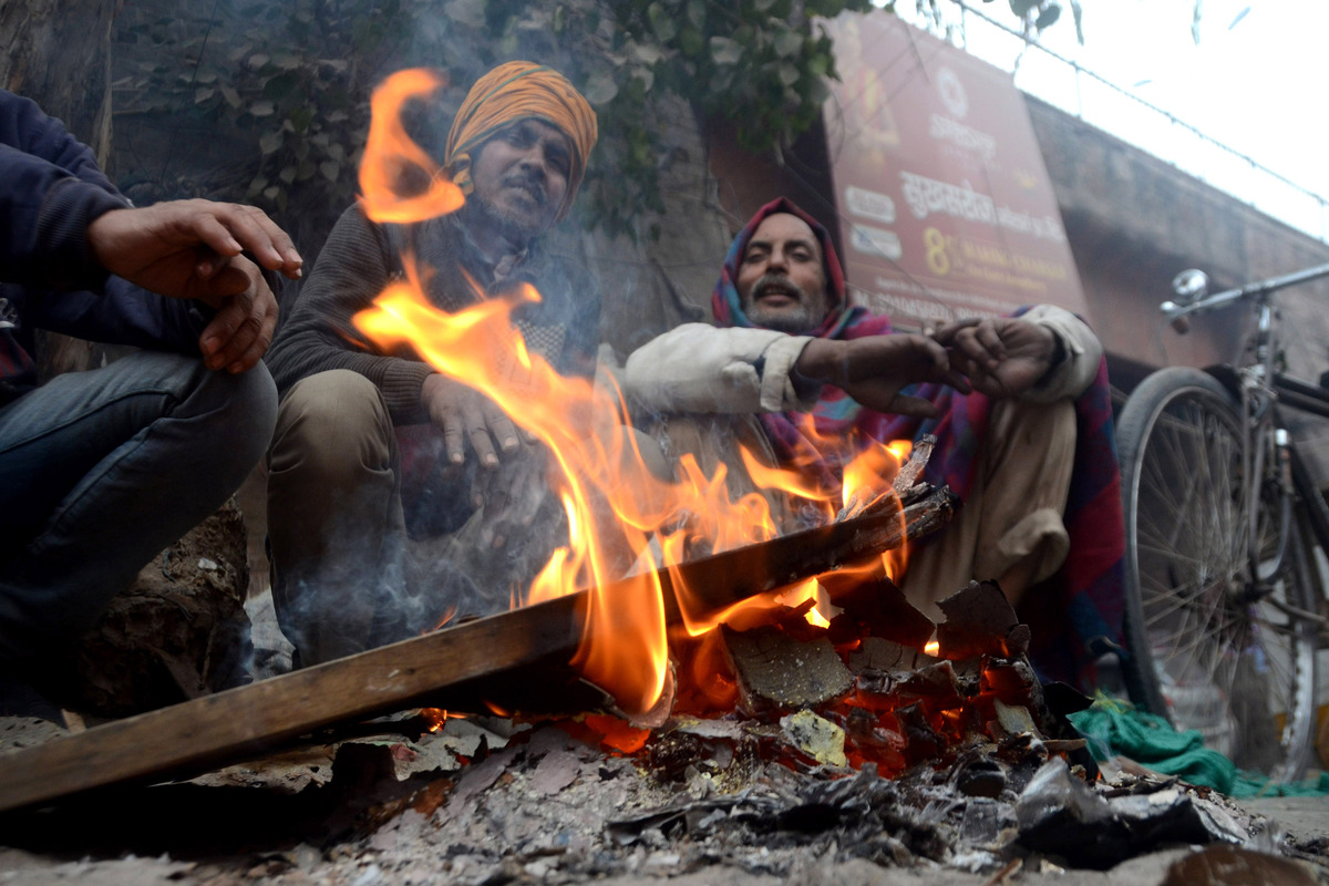 Bone-chilling cold makes Delhi shiver