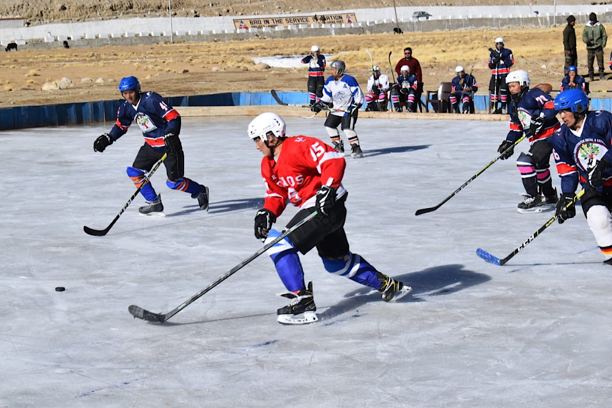 Ladakh gears up to host ice hockey and trekking on frozen water bodies