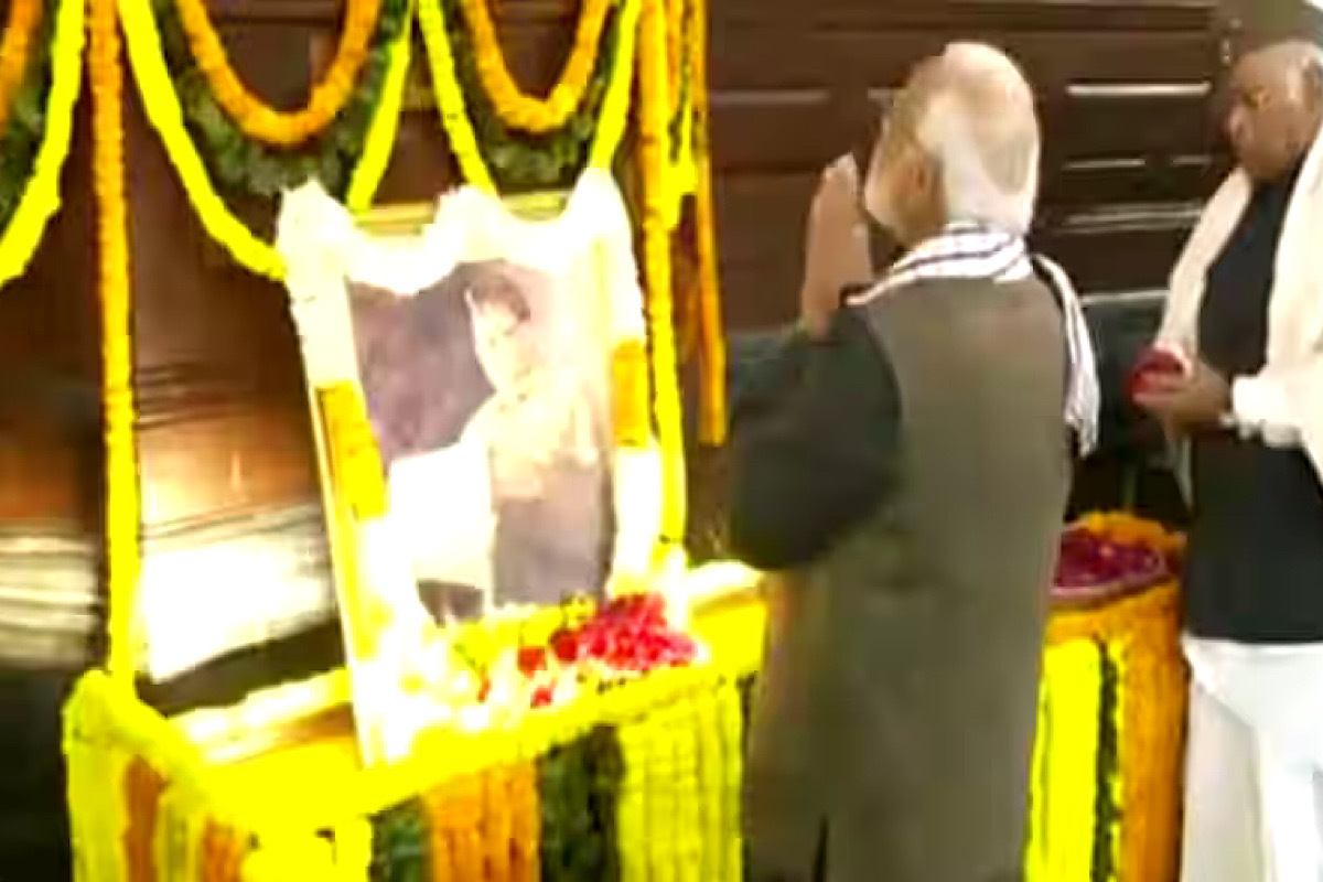 Nation pays tribute to Subhash Chandra Bose on Parakram Diwas