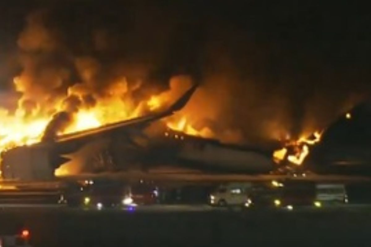 Japan Airlines plane catches fire at Tokyo airport; all 379 passengers, crew escape