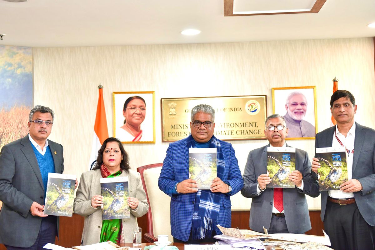 Bhupender Yadav releases status report of snow leopards in India