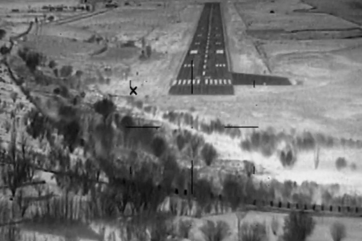 In a first, IAF C-130 J aircraft makes night landing at Kargil airstrip | VIDEO