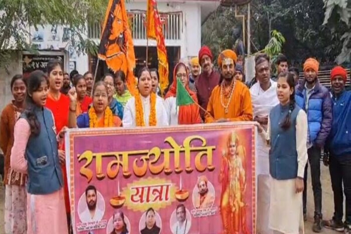 Muslim women bring Ramjyoti to Varanasi from Ayodhya