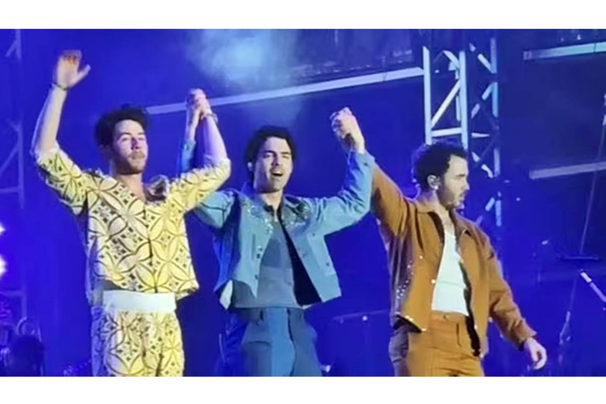 ‘Jiju jiju’: Fans cheer Nick Jonas at Lollapalooza