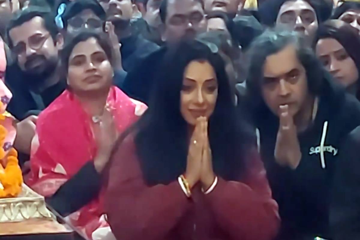 Rupali Ganguly seeks blessings at Mahakalshwar temple in Ujjain